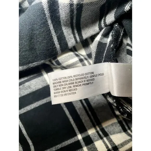 Universal Thread - Black & White Oversized Flannel - XL - Picture 13 of 13